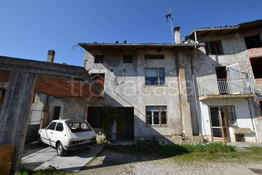 casa indipendente in vendita a Lestizza