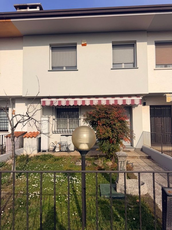 casa indipendente in vendita a Lestizza in zona Galleriano