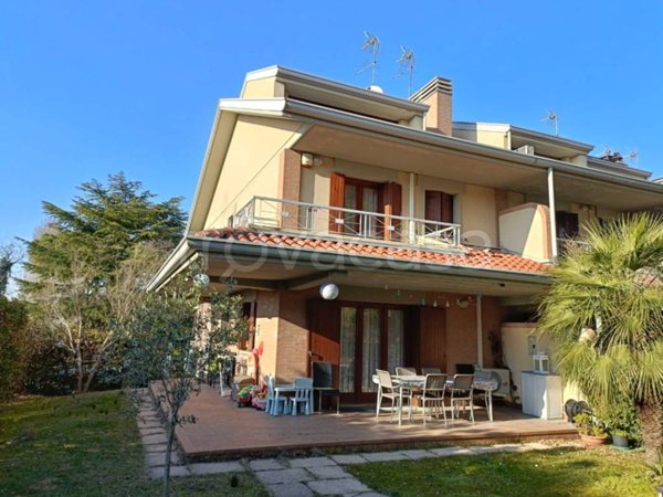 casa indipendente in vendita a Lignano Sabbiadoro