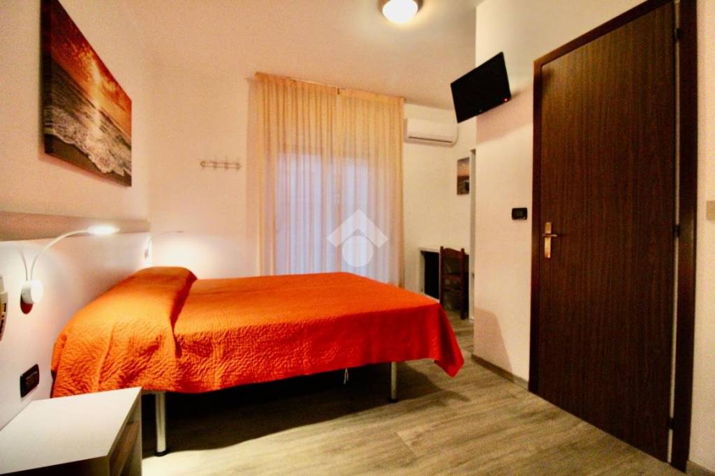 negozio in vendita a Lignano Sabbiadoro