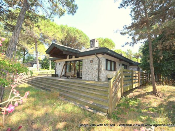 casa indipendente in vendita a Lignano Sabbiadoro in zona Pineta