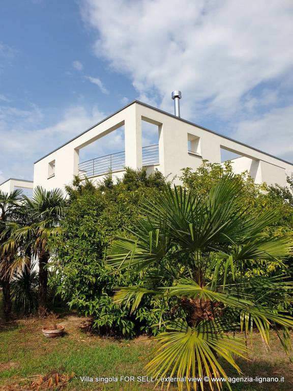 casa indipendente in vendita a Lignano Sabbiadoro in zona Pineta