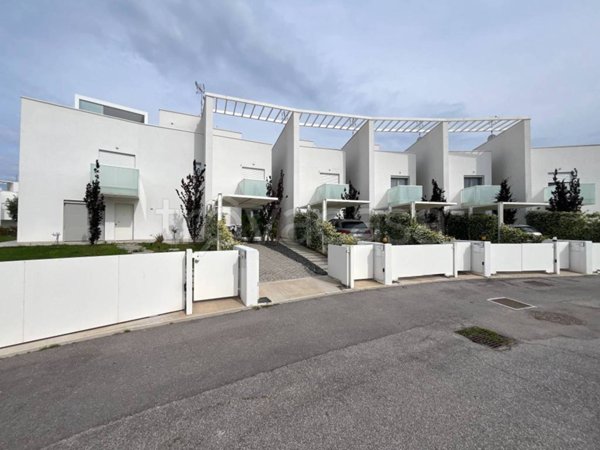 casa indipendente in vendita a Lignano Sabbiadoro