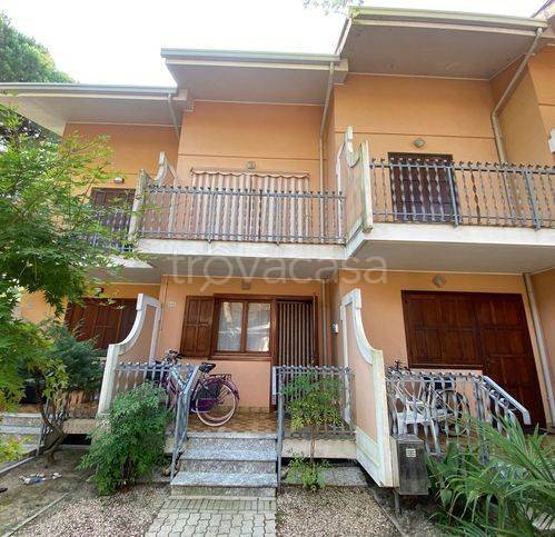 casa indipendente in vendita a Lignano Sabbiadoro in zona Pineta