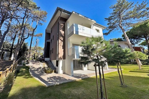 appartamento in vendita a Lignano Sabbiadoro in zona Pineta