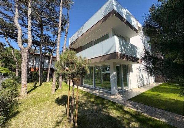 appartamento in vendita a Lignano Sabbiadoro in zona Pineta