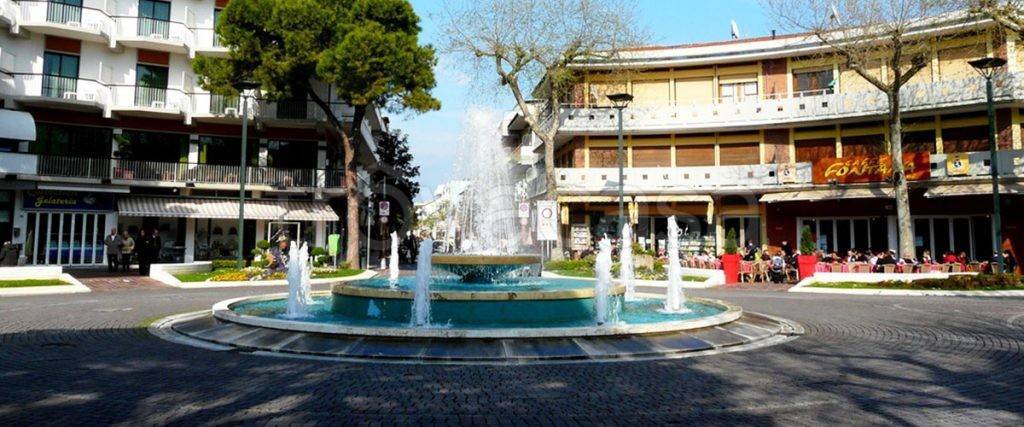 locale commerciale in vendita a Lignano Sabbiadoro