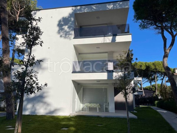 appartamento in vendita a Lignano Sabbiadoro in zona Pineta