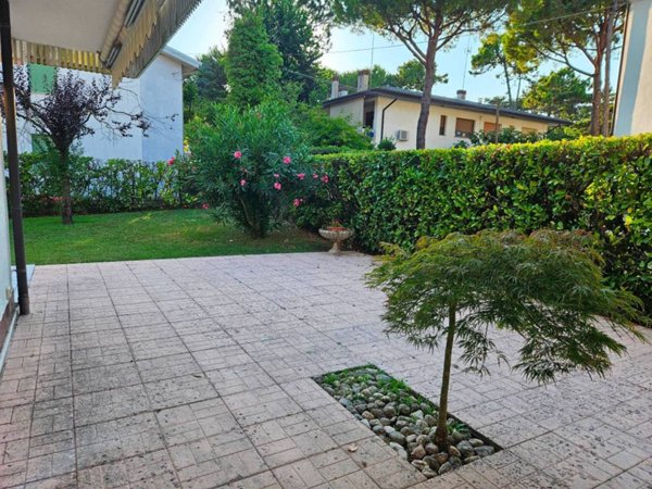 casa indipendente in vendita a Lignano Sabbiadoro in zona Pineta