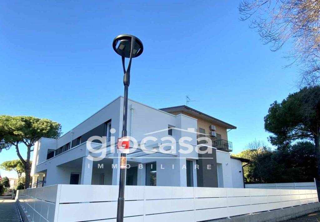 casa indipendente in vendita a Lignano Sabbiadoro