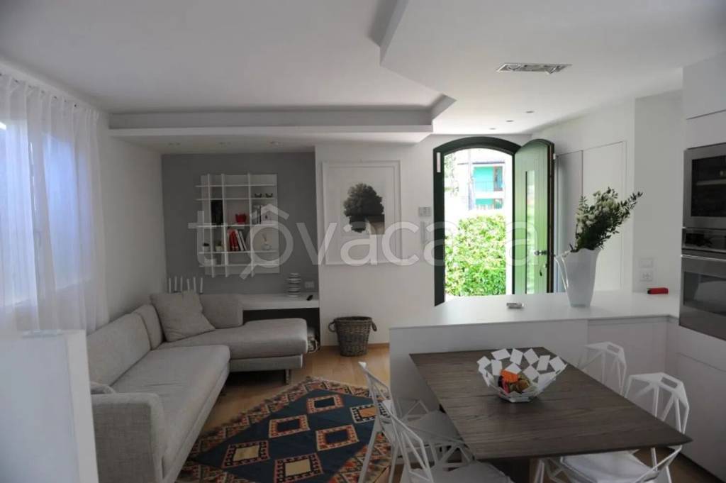 casa indipendente in vendita a Lignano Sabbiadoro in zona Pineta
