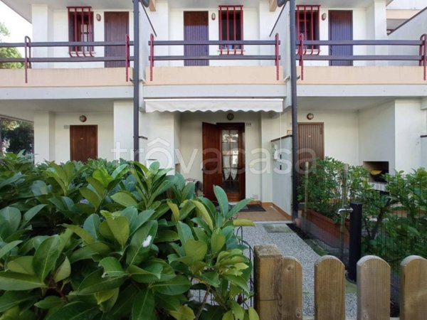 casa indipendente in vendita a Lignano Sabbiadoro in zona Pineta