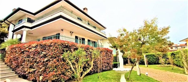 casa indipendente in vendita a Lignano Sabbiadoro