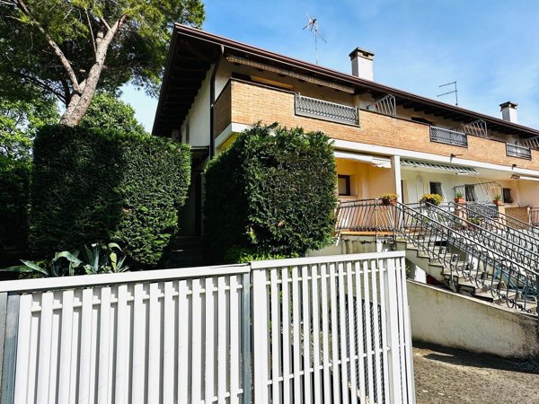 casa indipendente in vendita a Lignano Sabbiadoro in zona Pineta