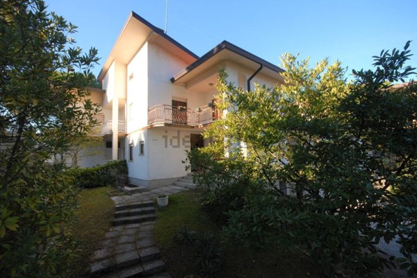 casa indipendente in vendita a Lignano Sabbiadoro in zona Pineta