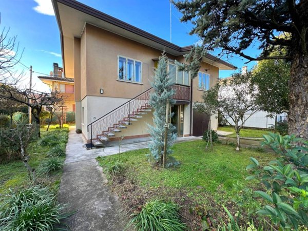 casa indipendente in vendita a Lignano Sabbiadoro