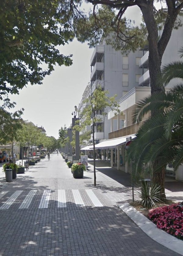 negozio in vendita a Lignano Sabbiadoro