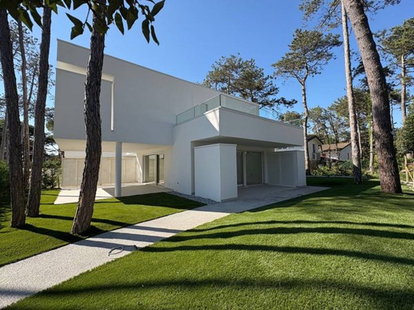casa indipendente in vendita a Lignano Sabbiadoro in zona Pineta