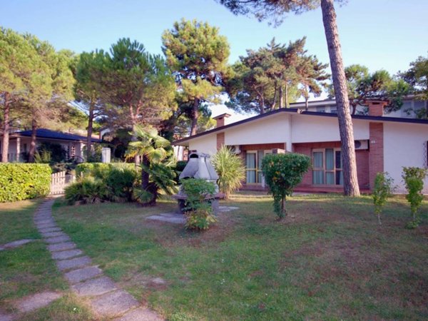 casa indipendente in vendita a Lignano Sabbiadoro in zona Pineta