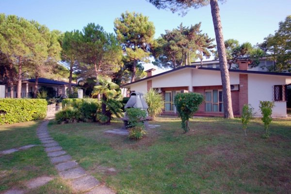 casa indipendente in vendita a Lignano Sabbiadoro in zona Pineta
