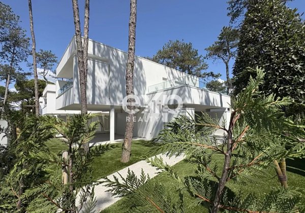 casa indipendente in vendita a Lignano Sabbiadoro in zona Pineta