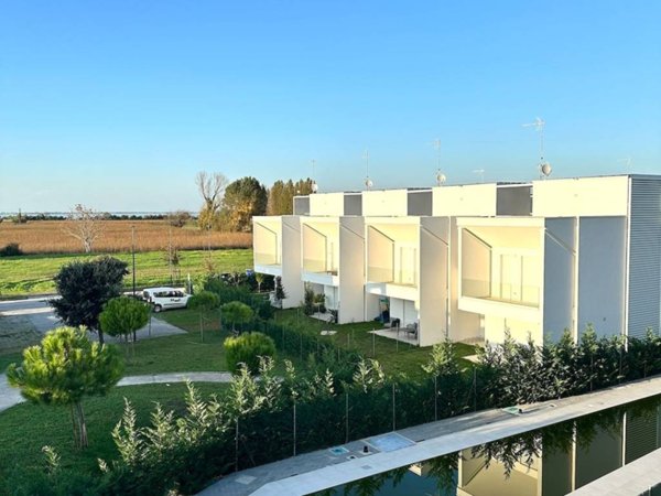 casa indipendente in vendita a Lignano Sabbiadoro