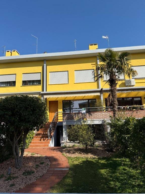 casa indipendente in vendita a Lignano Sabbiadoro