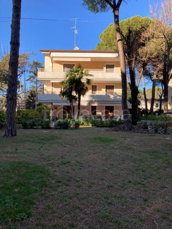 appartamento in vendita a Lignano Sabbiadoro in zona Pineta
