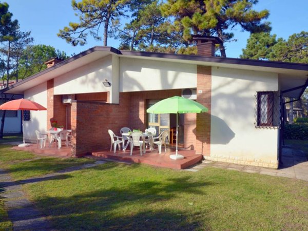 casa indipendente in vendita a Lignano Sabbiadoro in zona Pineta