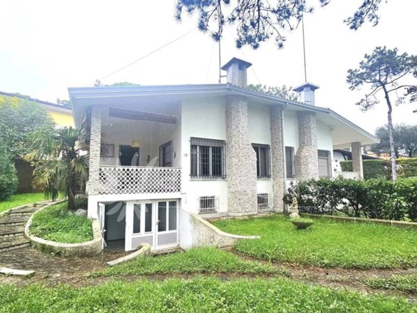 casa indipendente in vendita a Lignano Sabbiadoro in zona Pineta