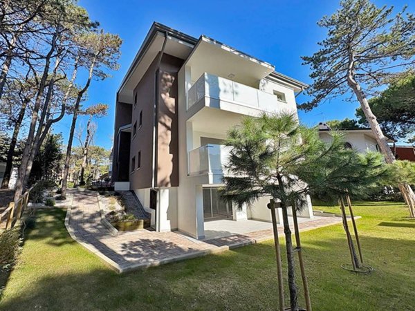 appartamento in vendita a Lignano Sabbiadoro in zona Pineta