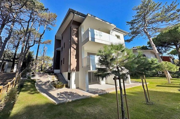 appartamento in vendita a Lignano Sabbiadoro in zona Pineta