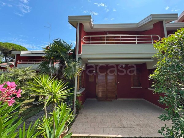 casa indipendente in vendita a Lignano Sabbiadoro in zona Pineta