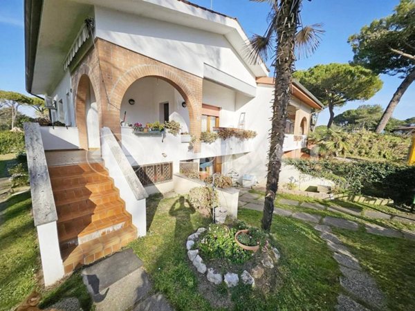 casa indipendente in vendita a Lignano Sabbiadoro in zona Riviera