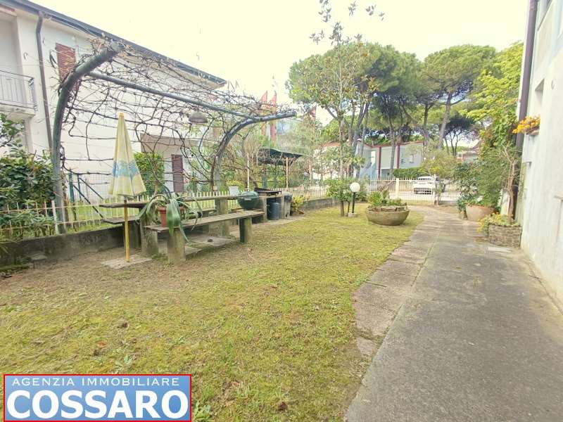 appartamento in vendita a Lignano Sabbiadoro in zona Pineta