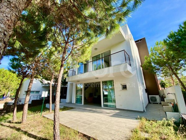 casa indipendente in vendita a Lignano Sabbiadoro in zona Pineta