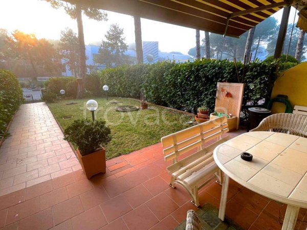 casa indipendente in vendita a Lignano Sabbiadoro in zona Riviera