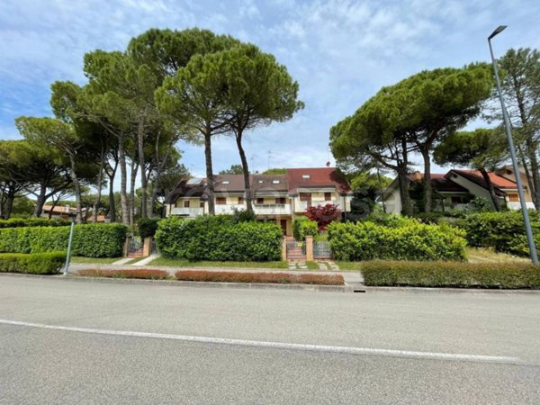 casa indipendente in vendita a Lignano Sabbiadoro in zona Riviera