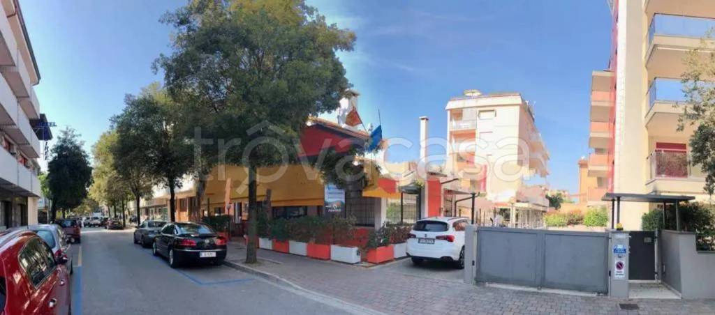 locale di sgombero in vendita a Lignano Sabbiadoro