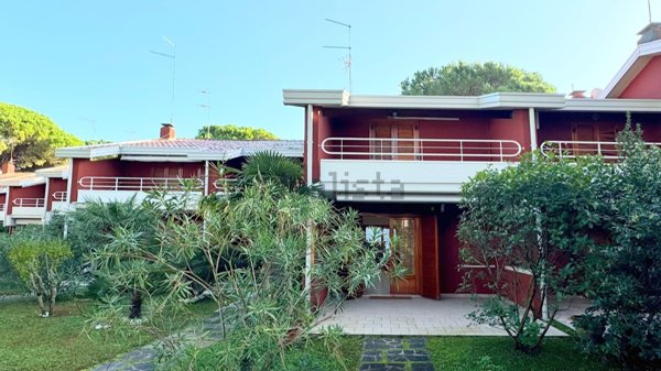 casa indipendente in vendita a Lignano Sabbiadoro in zona Pineta