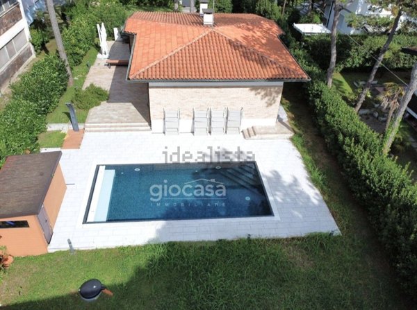 casa indipendente in vendita a Lignano Sabbiadoro in zona Pineta