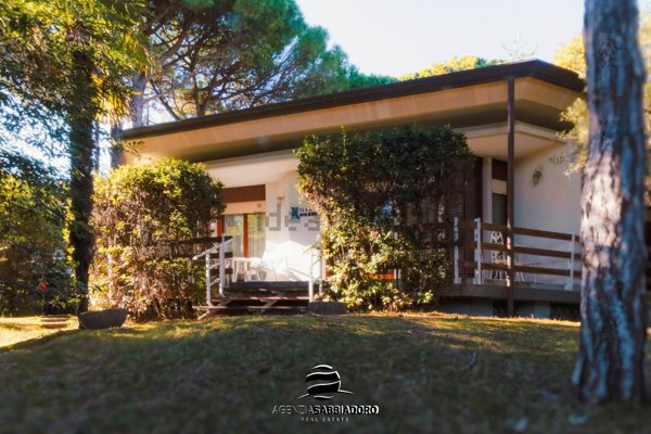casa indipendente in vendita a Lignano Sabbiadoro in zona Riviera