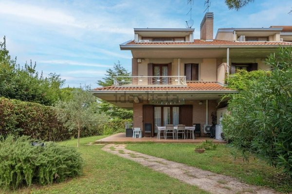 casa indipendente in vendita a Lignano Sabbiadoro