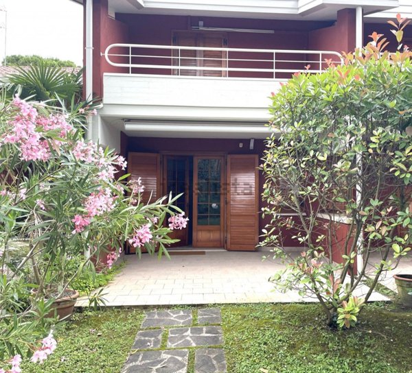 casa indipendente in vendita a Lignano Sabbiadoro in zona Pineta