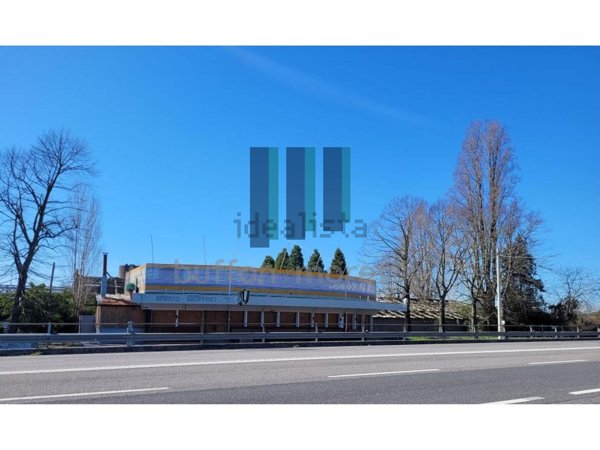 locale commerciale in vendita a Lignano Sabbiadoro