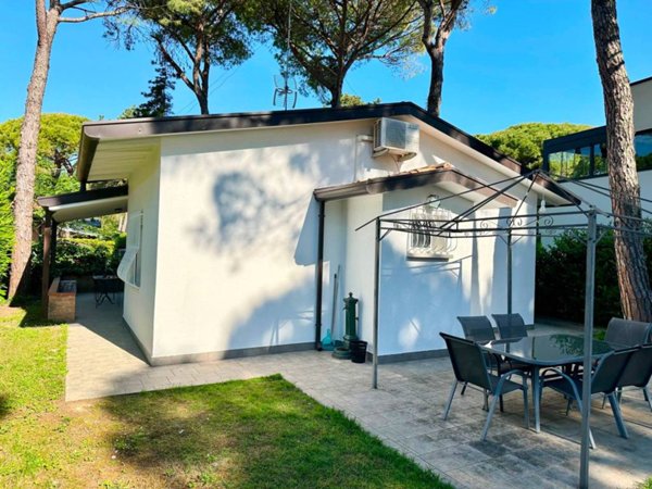 casa indipendente in vendita a Lignano Sabbiadoro in zona Riviera