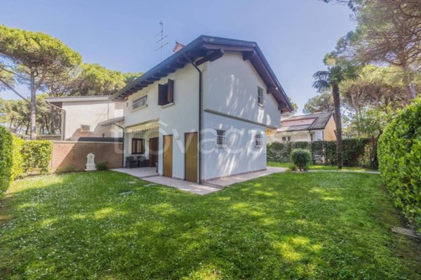 casa indipendente in vendita a Lignano Sabbiadoro in zona Pineta