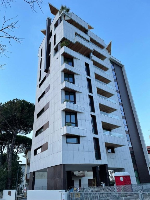 negozio in vendita a Lignano Sabbiadoro