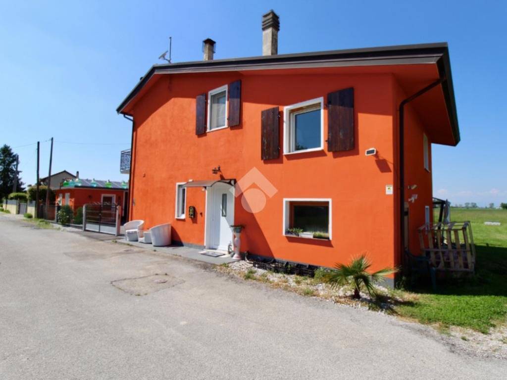 casa indipendente in vendita a Lignano Sabbiadoro
