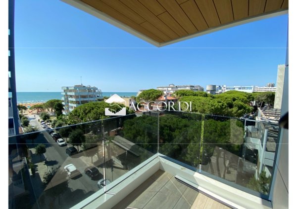 appartamento in vendita a Lignano Sabbiadoro in zona Riviera